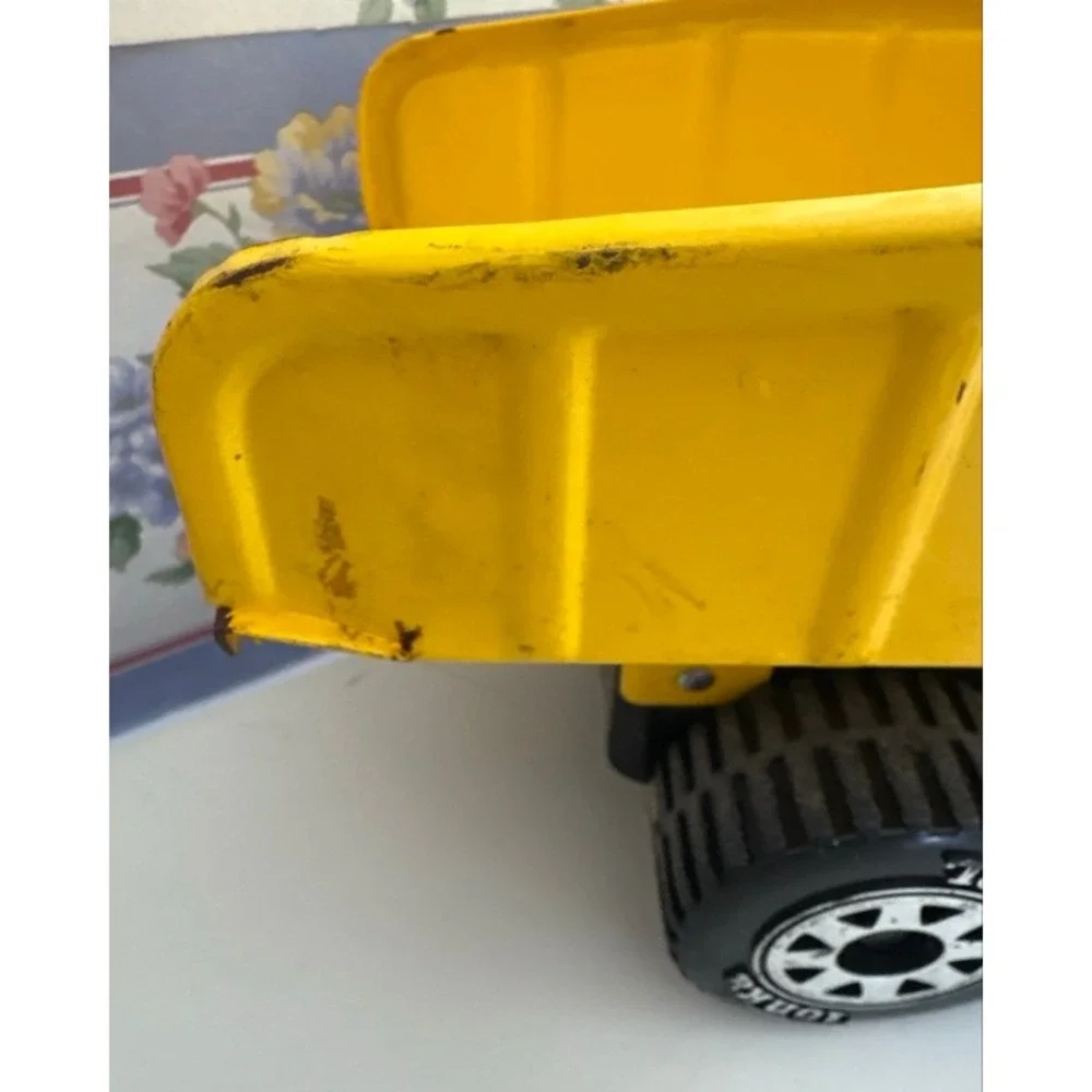 Vintage Tonka Construction Yellow Dump Truck Pressed Steel Toy 13.5 Inch